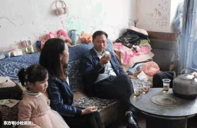 老同學生意破產,眾人閉門不見,唯獨哥哥收留他,隔天哥哥愣住了