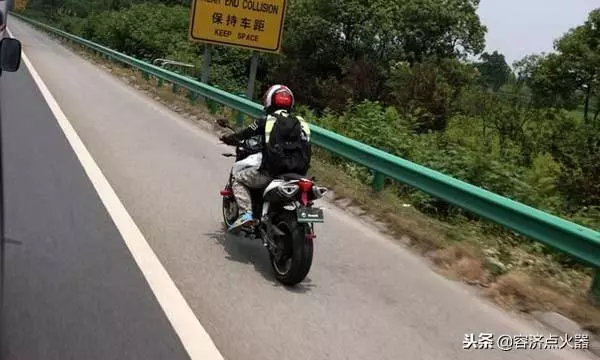 你的摩托車能不能上高速,就看是否滿足幾個條件!