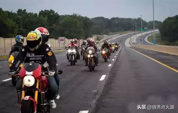 你的摩托車能不能上高速,就看是否滿足幾個條件!