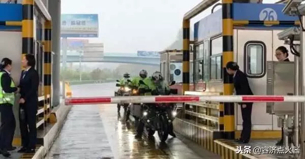 你的摩托車能不能上高速,就看是否滿足幾個條件!