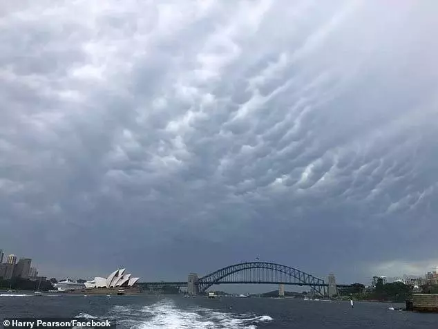 詭異「乳狀雲」現身澳洲雪梨上空,氣象專家:此乃「異變之兆」