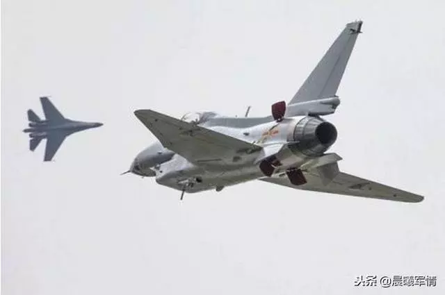 由殲16和殲10C的對抗結果看艦載機選擇,重型機才是王道