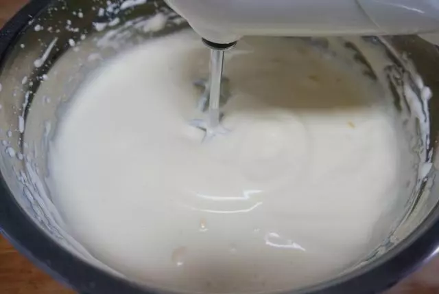 電飯鍋蒸蛋糕,簡單省事,蓬鬆好吃,多吃也不上火