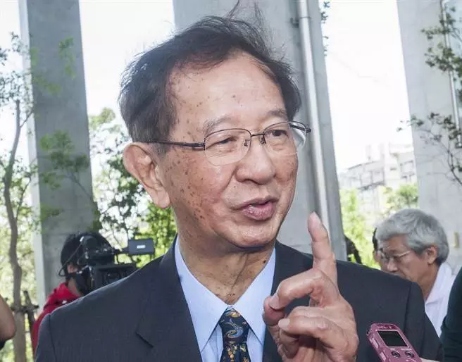 李遠哲逼宮小英遭酸一句 網笑翻:一針見血