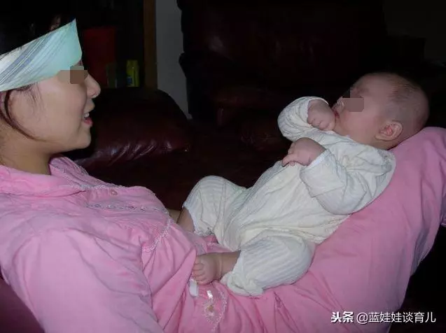 寶媽生完寶寶剛一周,卻總說想睡覺,婆婆掀開被子一瞧,瞬間蒙住