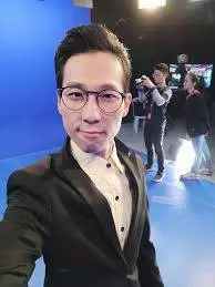 大馬國寶級主持 「顏江翰」 答題能力實在太強了!輕輕鬆鬆就PK掉多位中國高手!網民: 看得我目瞪口呆!