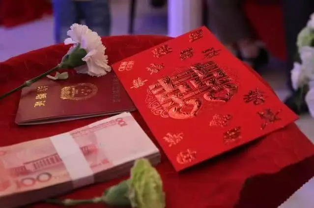 未婚先孕,婆家彩禮由二十萬變成一萬,領證當天女孩扭頭離開