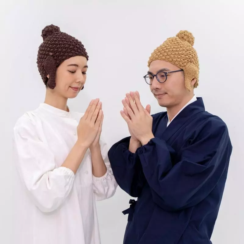 日本推最潮「佛系毛帽」一秒變神明 年輕人秒訂購:今年最時尚