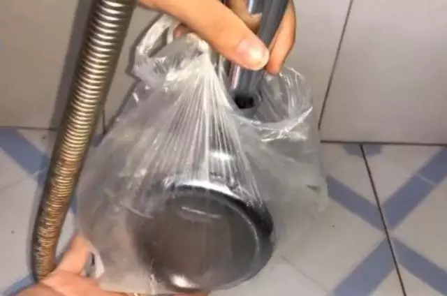 衛生間里放一把食鹽太棒了,一年能省下一筆錢,早點知道就好了