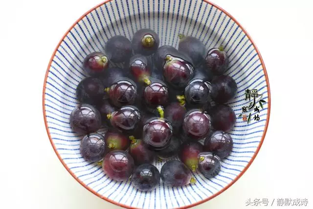 清洗葡萄有妙招,只要兩步,農藥灰塵都去掉,葡萄皮也能放心吃
