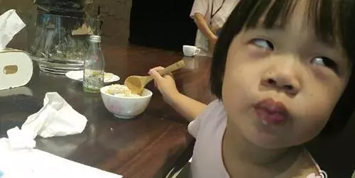 小S 女兒從「醜小鴨」整容式「美炸天」!倒是她臉部僵硬認不出了!
