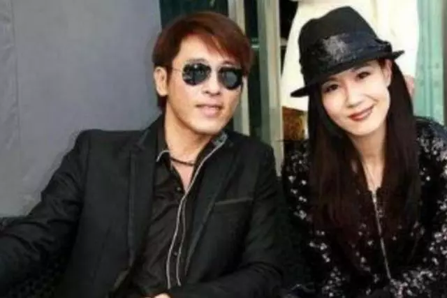 兩個人恩愛24年不要孩子,保持容顏常年吃素,如今56歲長成少女!