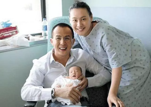 同是生3胎,吳佩慈和梁洛施都沒嫁入豪門,她熬了10年終於領證!