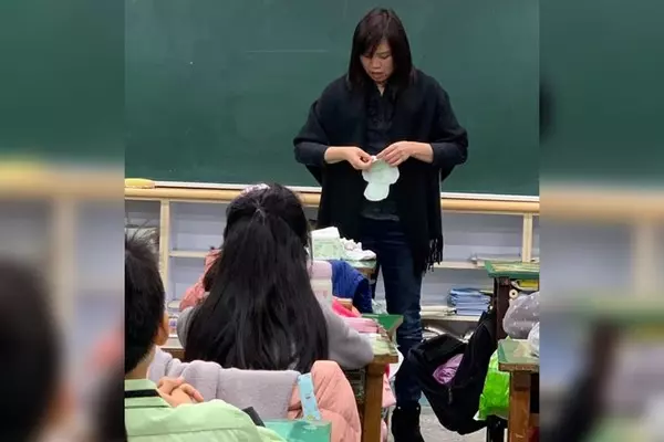 國中女生「初經來沾到褲子」被全班恥笑 老師見狀秒上台「撕開衛生棉」網友讚爆