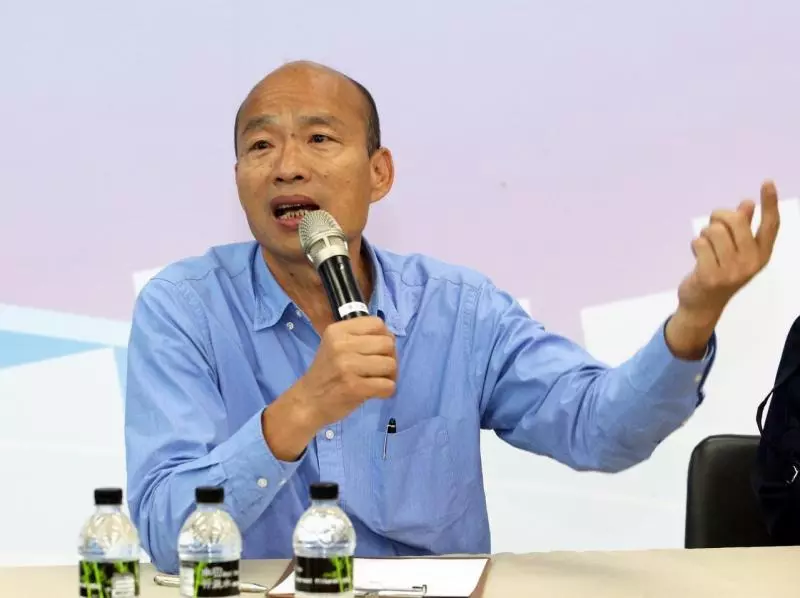 韓流擋不住!攤商賣木瓜牛奶「跨年夜狂銷2萬杯」賺翻! 在地人透露「一個晚上就翻身」被開單也不怕