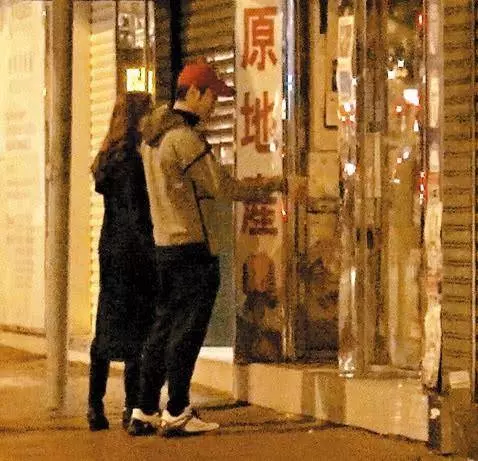 陳凱琳挺大肚現身活動,如今肚子已經大成這樣,網友:快生了吧?