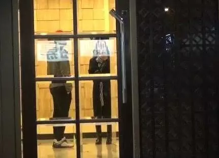陳凱琳挺大肚現身活動,如今肚子已經大成這樣,網友:快生了吧?