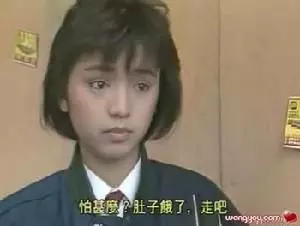 男人看完嚇哭!爸爸小時貪玩壓斷腿… 拿退伍令時竟發生超可怕事件:嚇到說不出話…