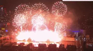 美到炸裂!10萬人圍觀的絕美跨年煙火,超想去啊啊啊