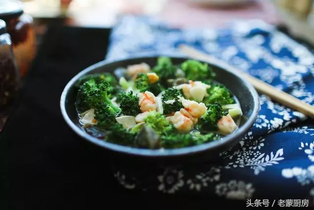 好多人都不愛吃西蘭花,是你做的不對,按這方法做,一鍋都不夠吃