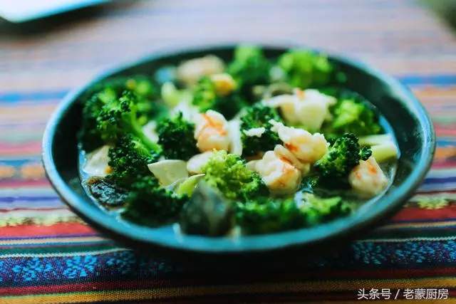 好多人都不愛吃西蘭花,是你做的不對,按這方法做,一鍋都不夠吃