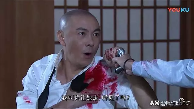 大帥哥為天嬌擋子彈,最終還是被馬炭斃了,劇情觸動心靈很是傷感
