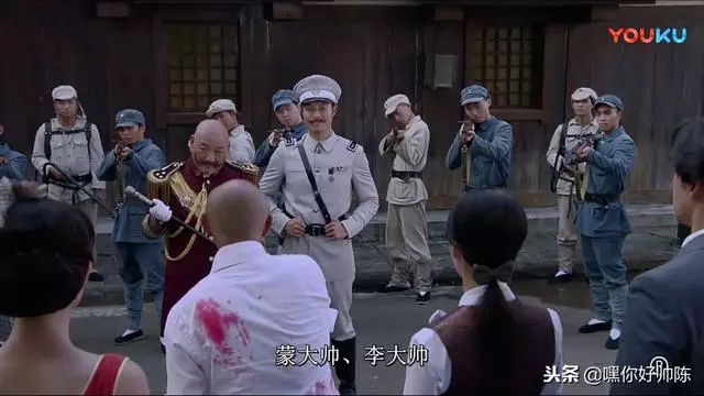 大帥哥為天嬌擋子彈,最終還是被馬炭斃了,劇情觸動心靈很是傷感