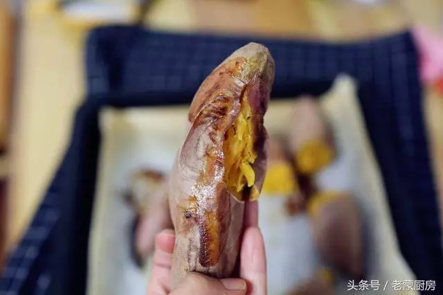 在家自己烤紅薯,吱吱流油,做法簡單,香甜可口,滿屋飄香