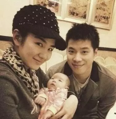 楊冪離婚後為啥不爭取女兒撫養權?原因都出在小糯米身上