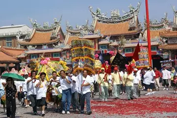 校園鬧厲鬼! [媽祖]長驅直入校園與鬼王談判! 談判破裂媽祖只能來硬的。。。。 