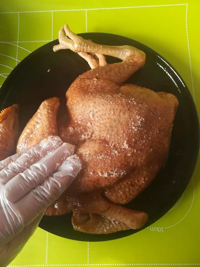 教你在家不用一滴水學會用電飯煲燜雞,外酥里嫩,香氣撲鼻