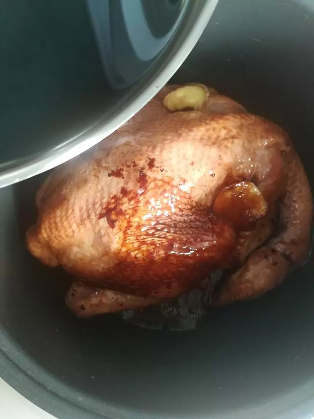 教你在家不用一滴水學會用電飯煲燜雞,外酥里嫩,香氣撲鼻