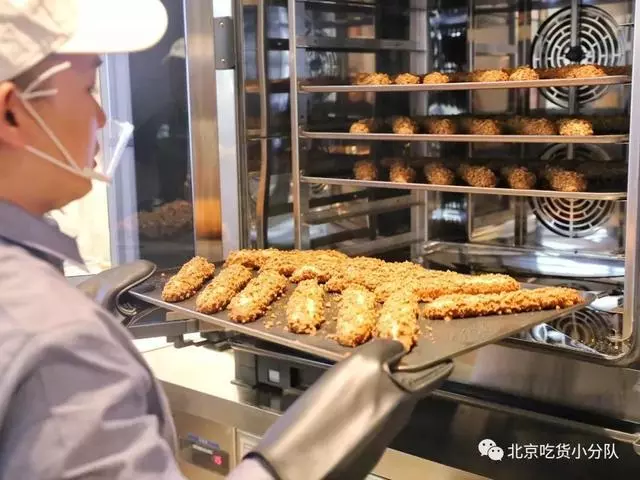 東京超火的小小店來了,第一家在西單,主打兩種爆款甜品