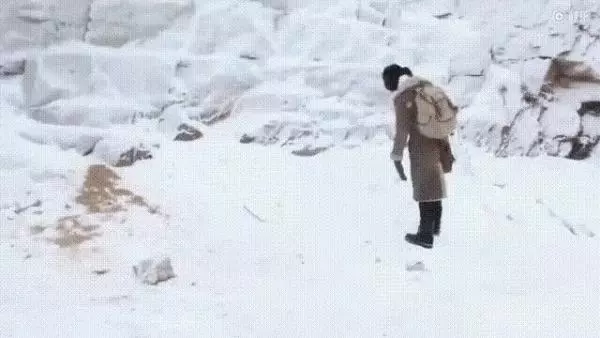 下雪拍照必備!10個pose教你擺脫鏡頭尷尬癌!