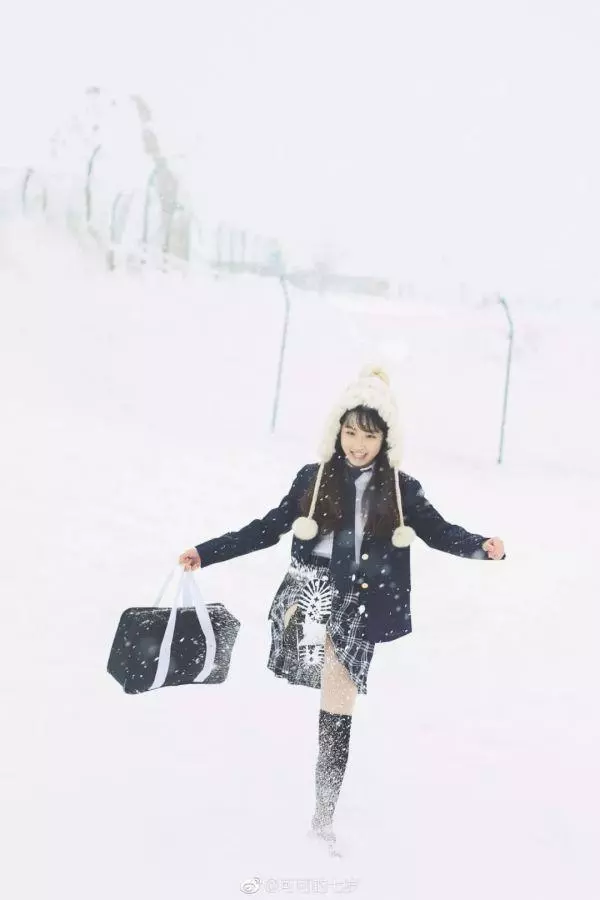 下雪拍照必備!10個pose教你擺脫鏡頭尷尬癌!