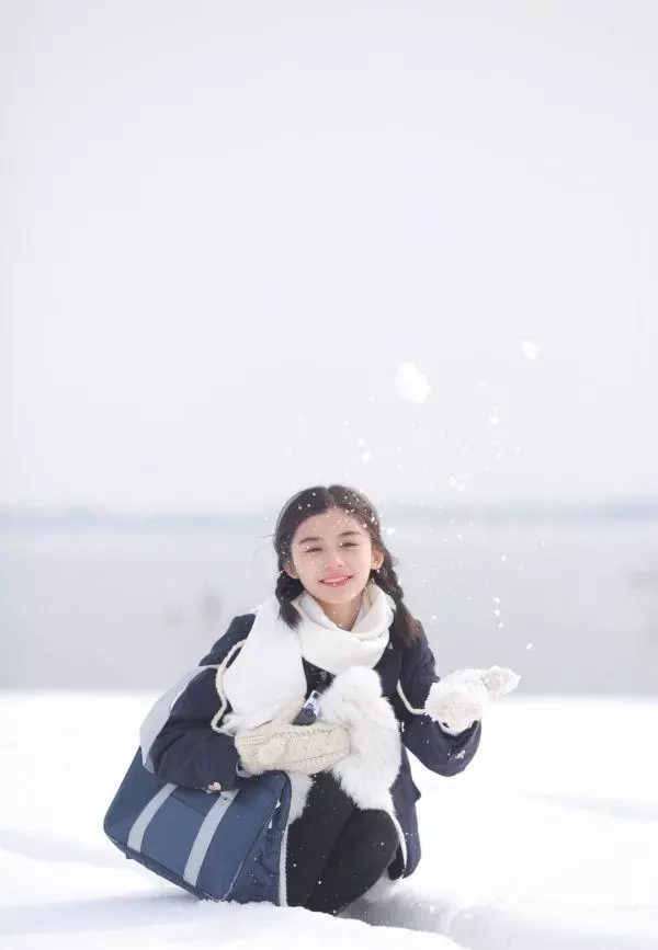 下雪拍照必備!10個pose教你擺脫鏡頭尷尬癌!