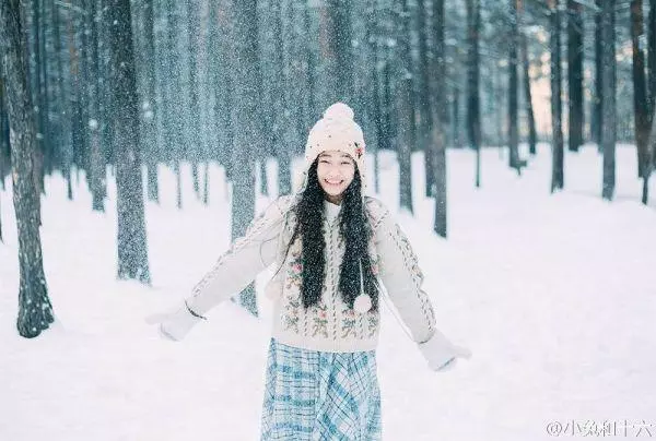 下雪拍照必備!10個pose教你擺脫鏡頭尷尬癌!