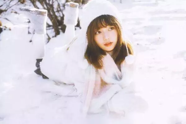下雪拍照必備!10個pose教你擺脫鏡頭尷尬癌!