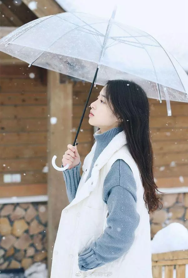 下雪拍照必備!10個pose教你擺脫鏡頭尷尬癌!