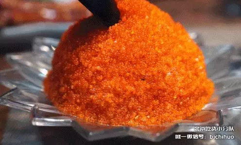 堆成山的火山丼飯來了,開在三里屯