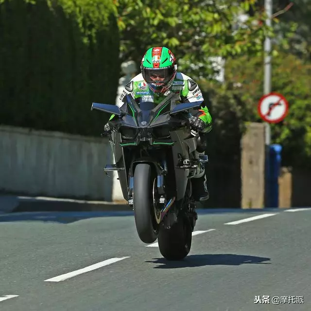 誰更快?MotoGP賽車還是售價72萬的川崎增壓怪獸H2R