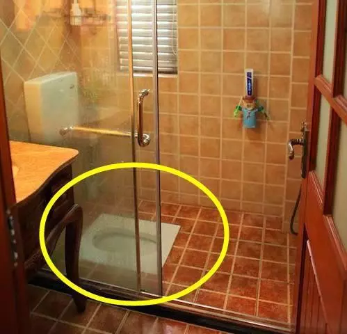頭一次見淋浴房裡裝蹲坑,我罵老公腦子進水,入住後才發現我錯了!