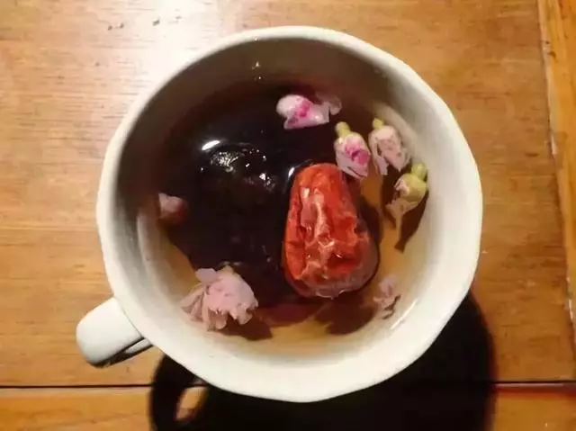 女人經常喝這些,皮膚變白變嫩!不用敷面膜啦!