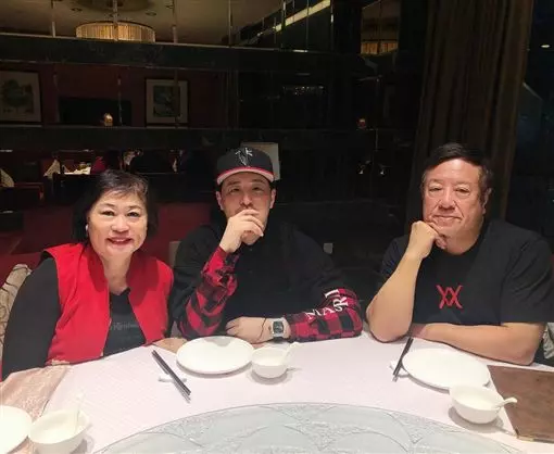 38歲「潘瑋柏」要結婚了!女方真實身分、「女神照」如今曝光!老爸說溜嘴爆料喜訊,粉絲全嚇壞!