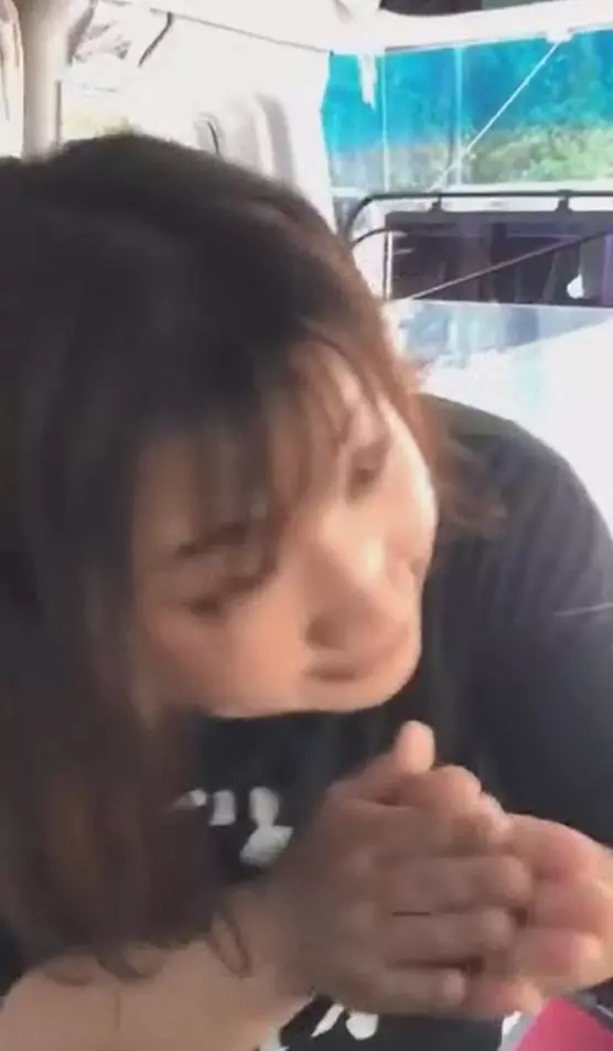日本女子掀上衣告白「我超愛台灣」!她竟唱出台語歌「但幾哩勒」超標準!全場台灣人都嗨翻天!