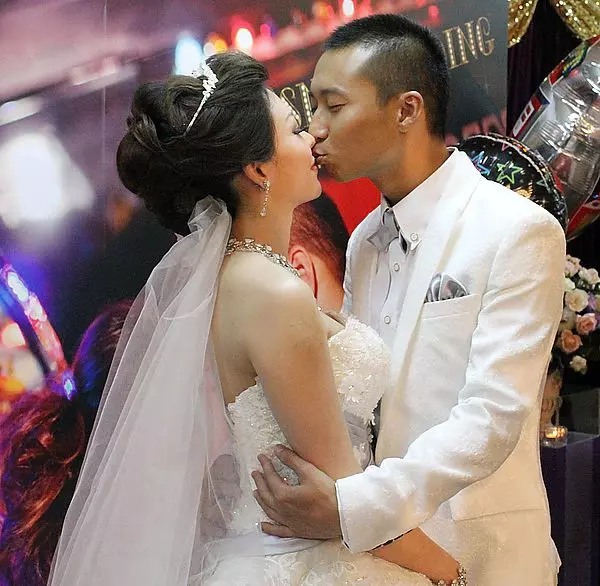 老婆崩潰痛哭 吞「紅色藥丸」…浩子 嚇壞1年後結紮:覺得自己很壞!