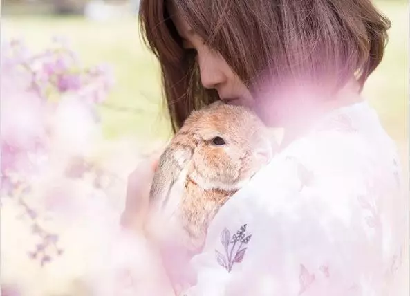 「IG最潮兔」身穿主人手作行頭 一換藍衣根本彼得兔真兔版❤