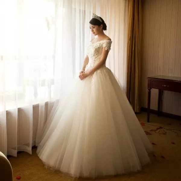 我裝窮2年試探女友,她突然風光嫁人,結婚對象的身份讓我不敢置信!!