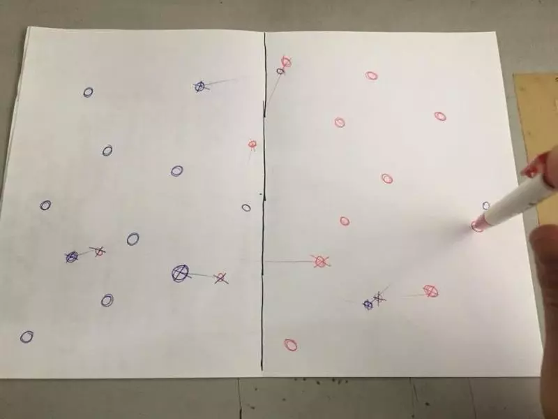 她曬出小時候超夯的「紙上空戰」遊戲 網泛淚:童年瘋玩到筆沒水