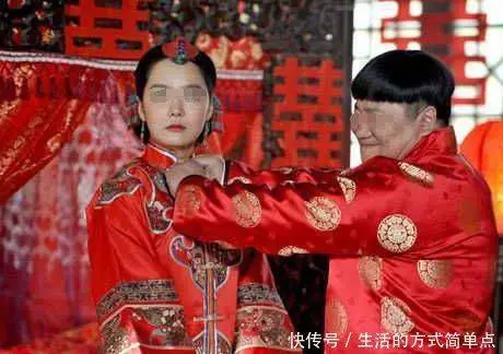 新婚夜老婆突然變成傻子,我接受不了和她離了婚,再見面後悔莫及